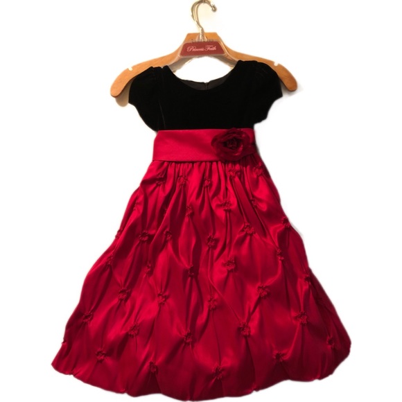 Red Dress - Picture 5 of 5